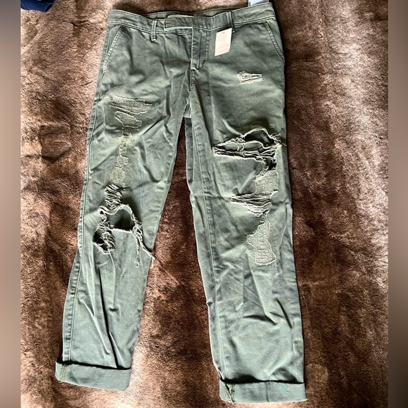 New Levis low waist sage green ripped jeans / capris size 24 - Picture 1 of 9